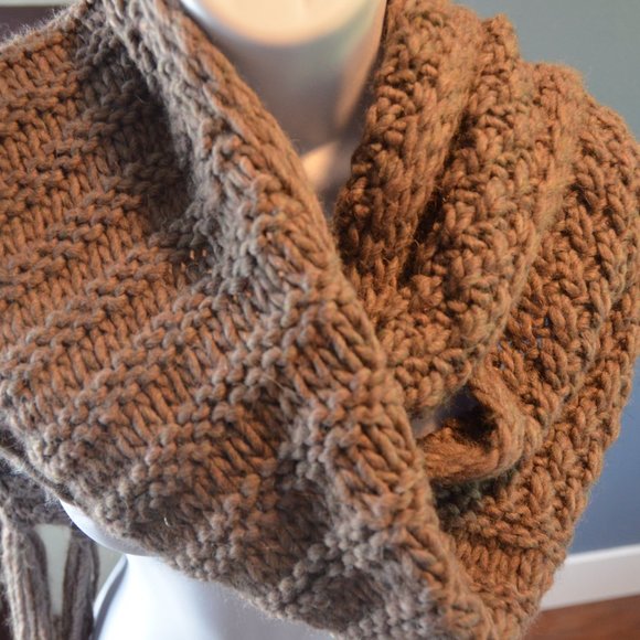 Scarf - Picture 2 of 8